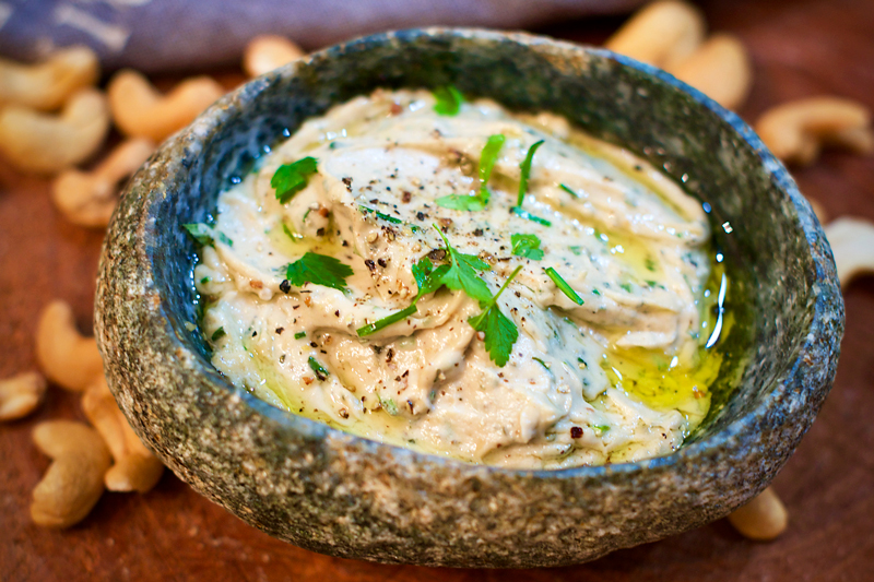 Garlic Herb Cashew Spread (serves 4–6)